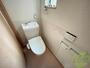トイレ　トイレはこちらのウォシュレット付きになりますね。