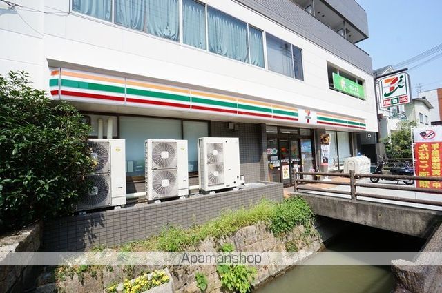 コンビニ　セブンイレブン（コンビニ）まで130m