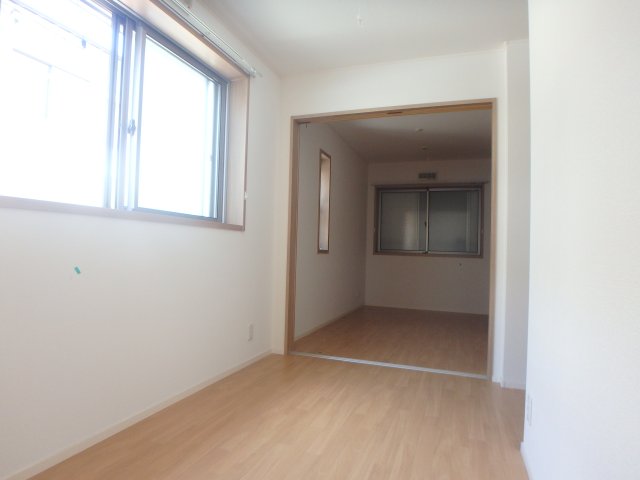その他部屋・スペース　落ち着いて過ごせるお部屋なので、寝室にいかがでしょうか
