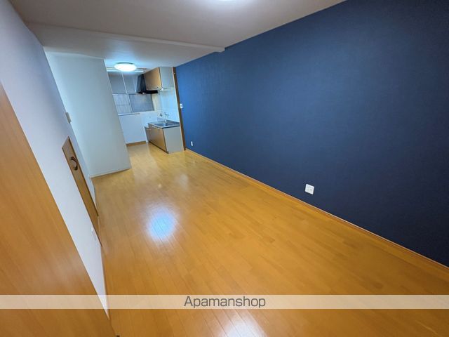 寝屋川市高柳7丁目戸建ての居間写真