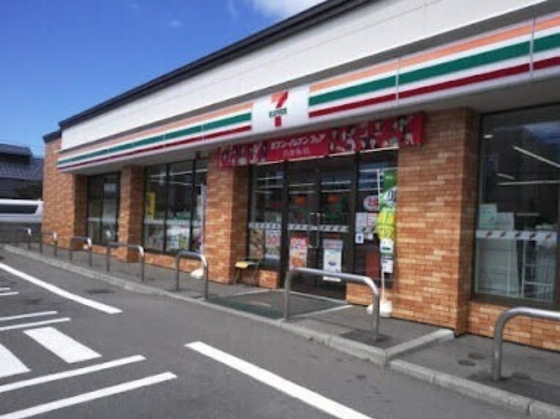 コンビニ　セブンイレブン札幌北12条東店（コンビニ）まで337m