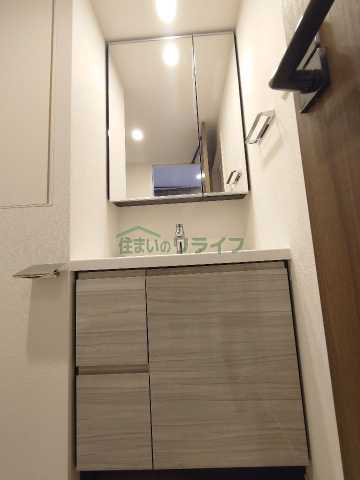 洗面設備　別部屋の参考写真になります。