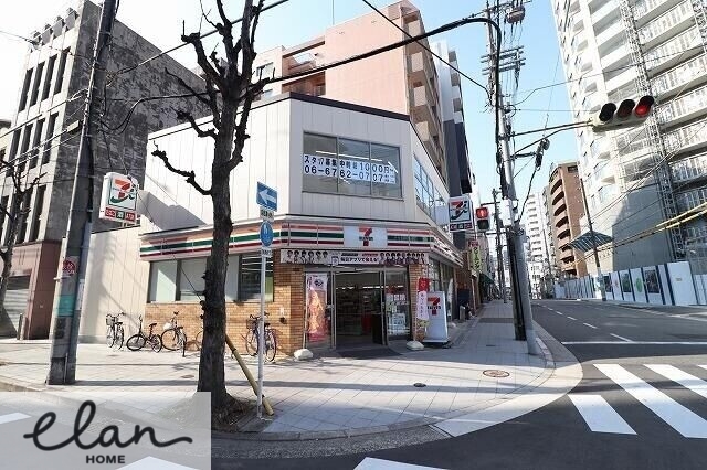 コンビニ　セブンイレブン大阪内久宝寺町4丁目店（コンビニ）まで166m