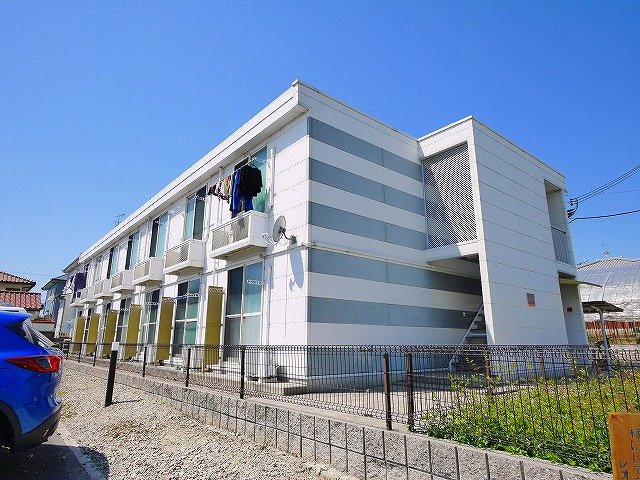 ＪＲ関西本線 大和小泉駅 バス乗車時間：17分 最寄りバス停で下車 徒歩5分 築26年