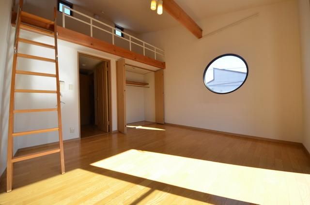 居室・リビング　☆妻窓は角部屋のみ☆
