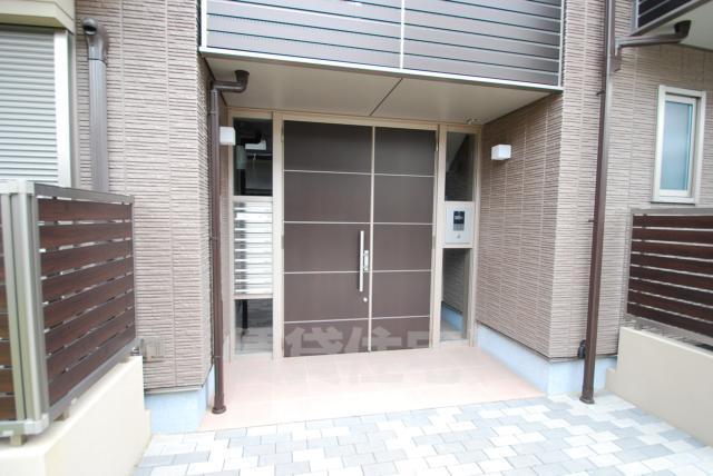 地下鉄谷町線 大日駅 徒歩10分 3階建 築13年の外観写真
