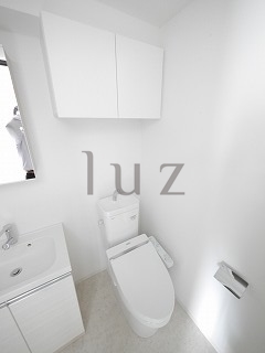 プレミアムキューブ横浜ドゥのトイレ写真