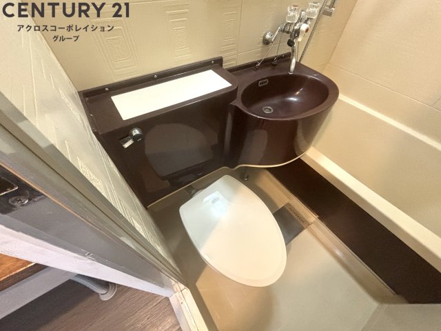 トイレ　浴室内にトイレがあります☆
