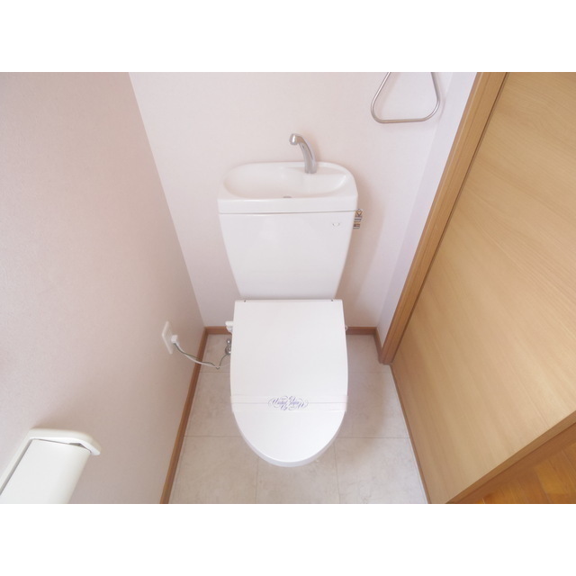 梨本貸家のトイレ写真