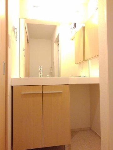 洗面設備　使いやすい洗面所です