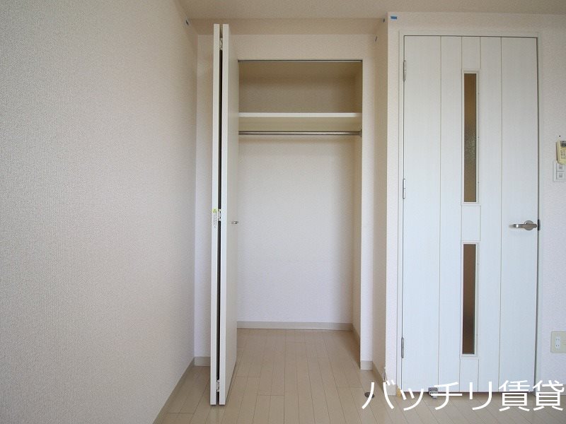 収納　別号室タイプの為、現状を優先いたします