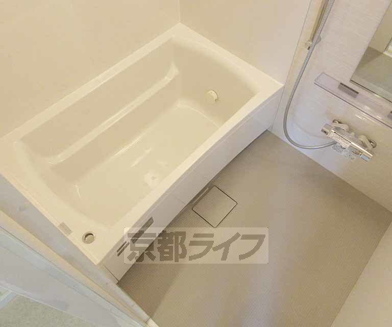 バス・シャワールーム　ゆったりとしたバスルームです！