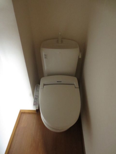 リベリュ―ル富の原I棟のトイレ写真