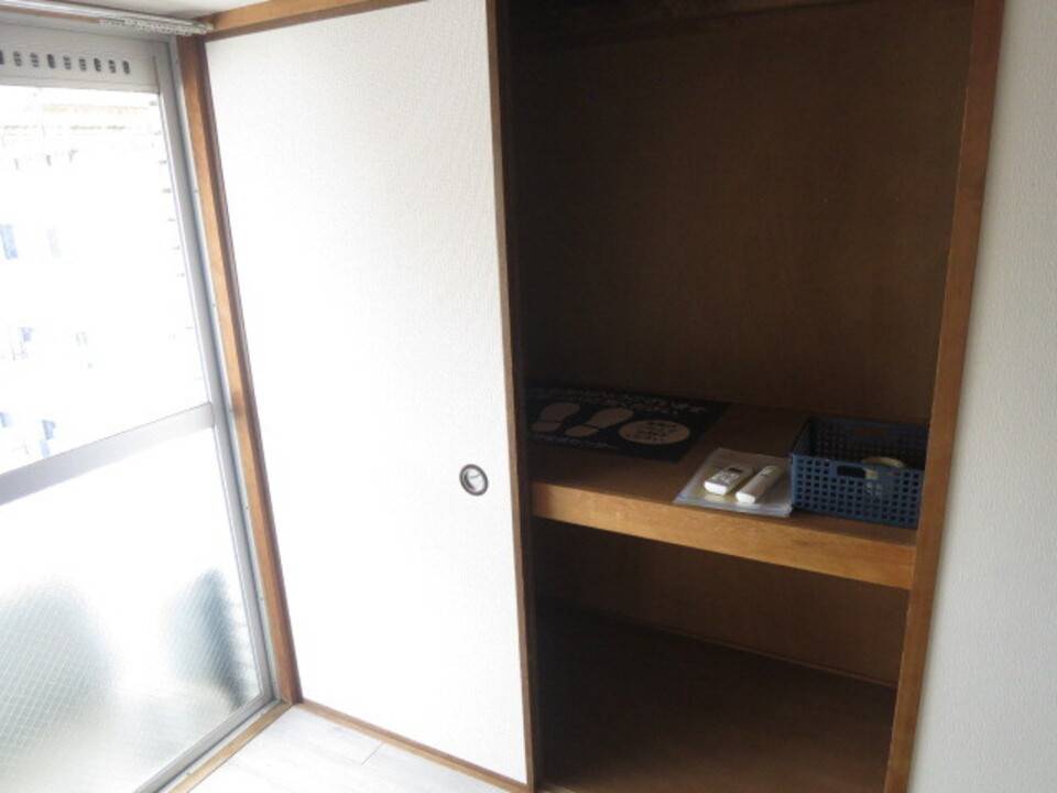 収納　押入れ