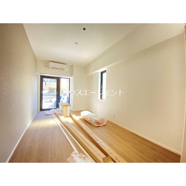 居室・リビング　角部屋2面採光☆※参考写真