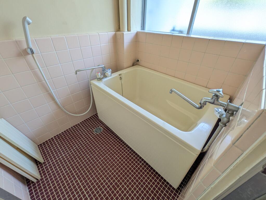 東急田園都市線 田奈駅 徒歩7分 3階建 築54年の風呂写真