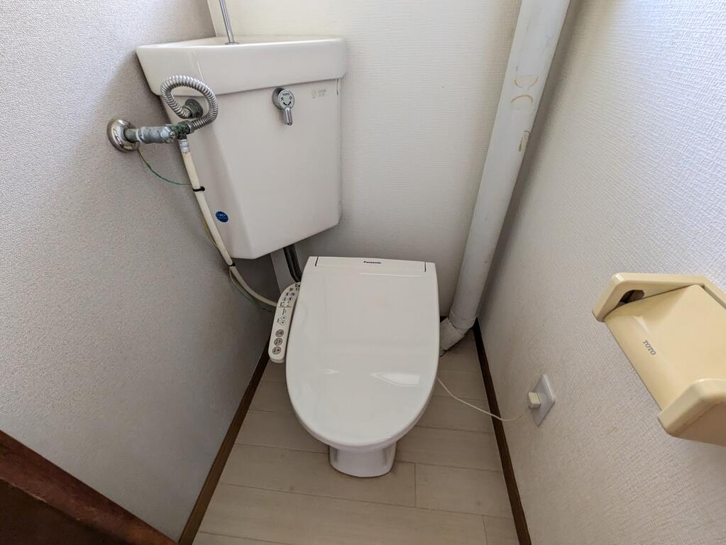 東急田園都市線 田奈駅 徒歩7分 3階建 築54年のトイレ写真