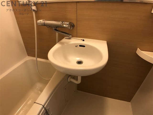 洗面設備　浴室内に洗面台があります♪