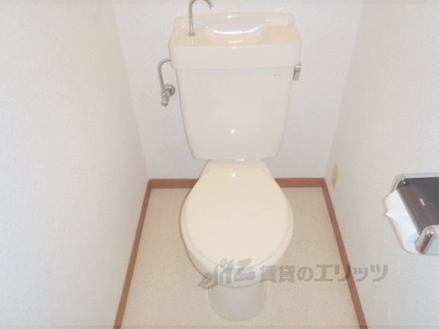 トイレ　風呂・トイレ別となっております。