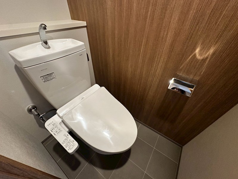 THE SENSE RESIDENCE 甲南山手のトイレ写真