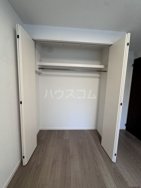 プール・トゥジュールIIの内装写真