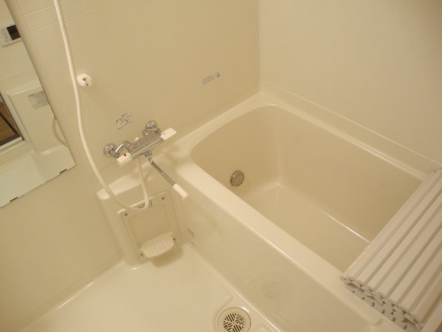 バス・シャワールーム　※同タイプの部屋写真です