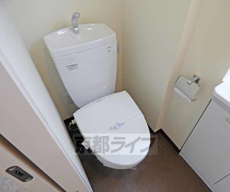 京福電鉄北野線 北野白梅町駅 徒歩24分 3階建 築15年のトイレ写真