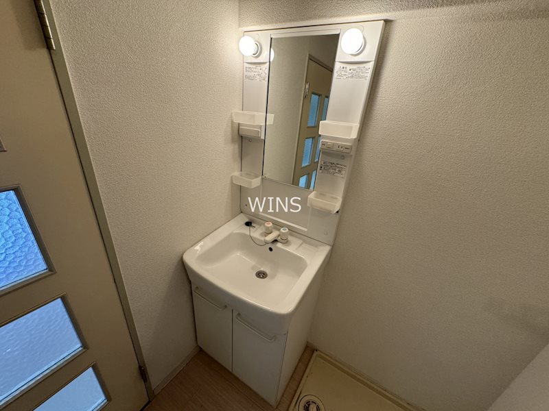洗面設備　別部屋参考写真です