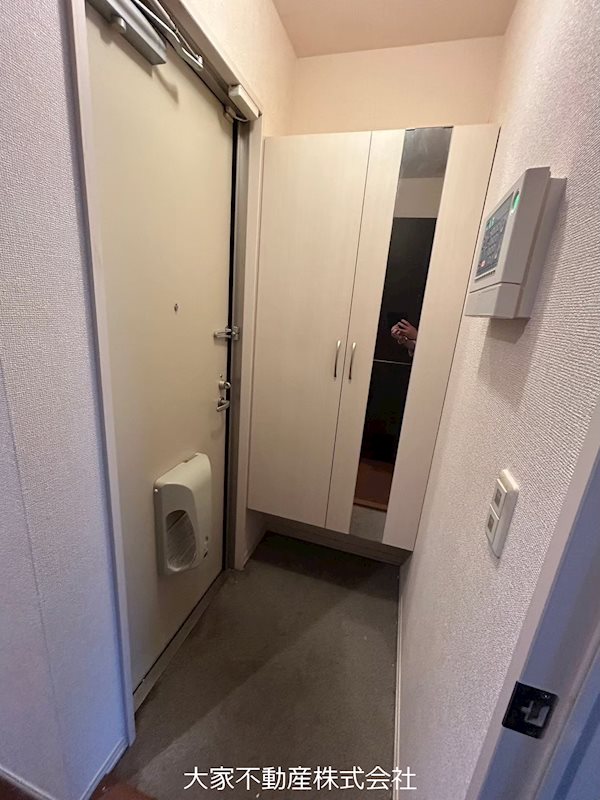玄関　※別部屋写真の為イメージ。現況優先