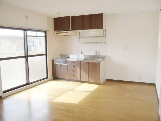 居室・リビング　別部屋参考写真です