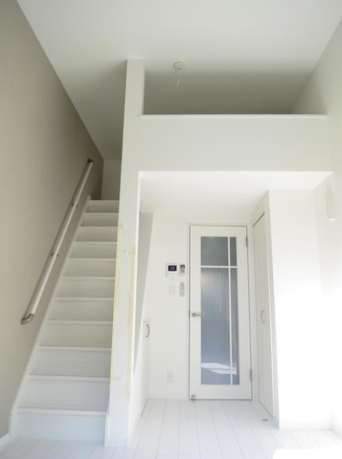 居室・リビング　階段でロフトに上がります