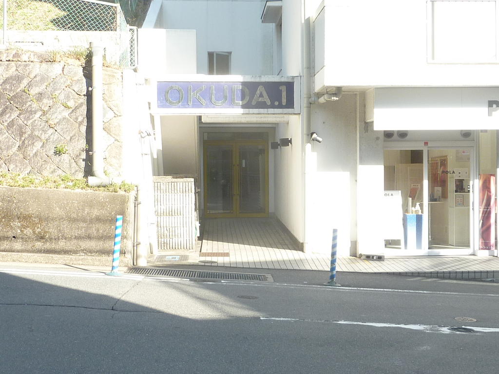 近鉄奈良線 生駒駅 徒歩3分 3階建 築40年の外観写真