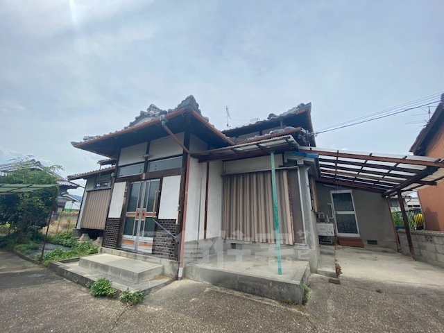 西田中町平屋戸建の建物外観