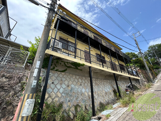 神戸市長田区高東町のアパートの建物外観