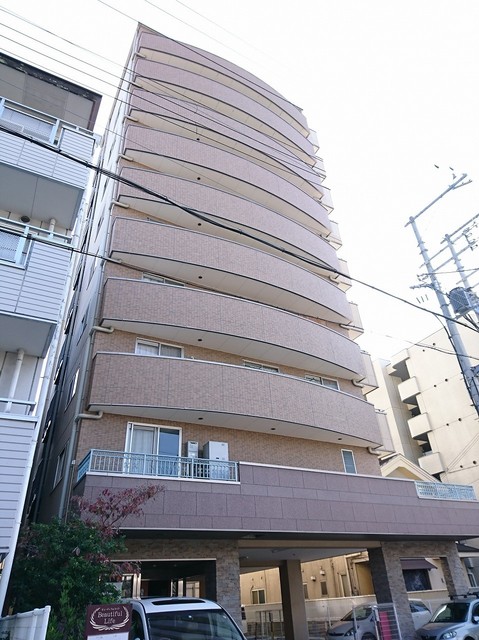 姫路市安田のマンションの建物外観