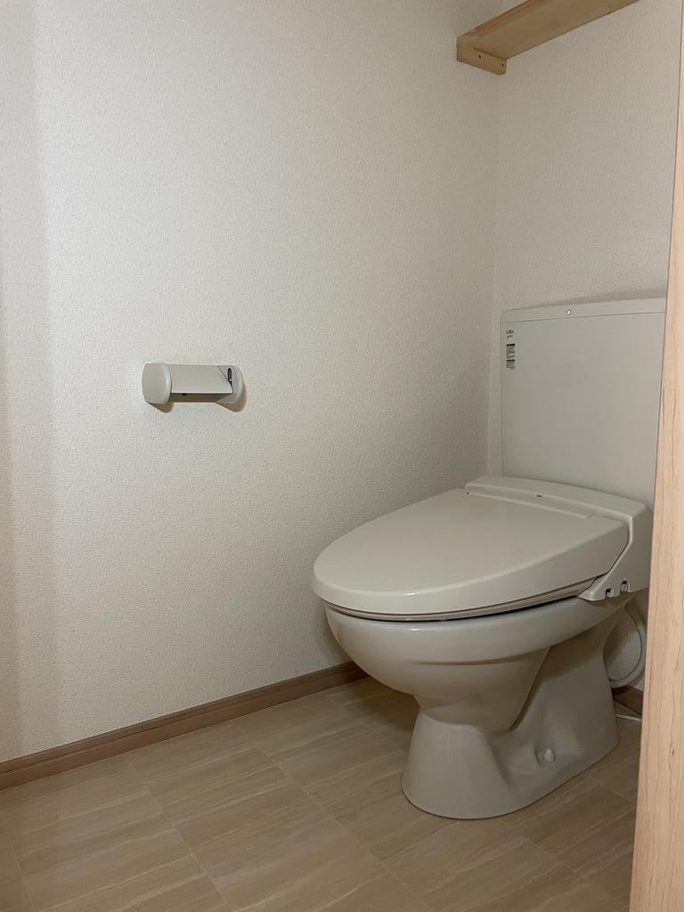 トイレ　温水洗浄便座