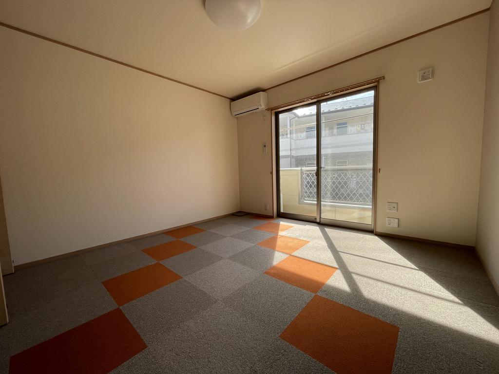 居室・リビング　洋室８帖