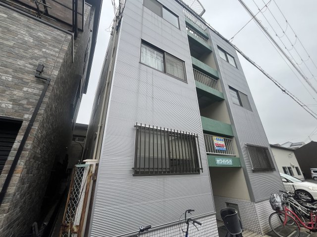 尼崎市崇徳院のマンションの建物外観