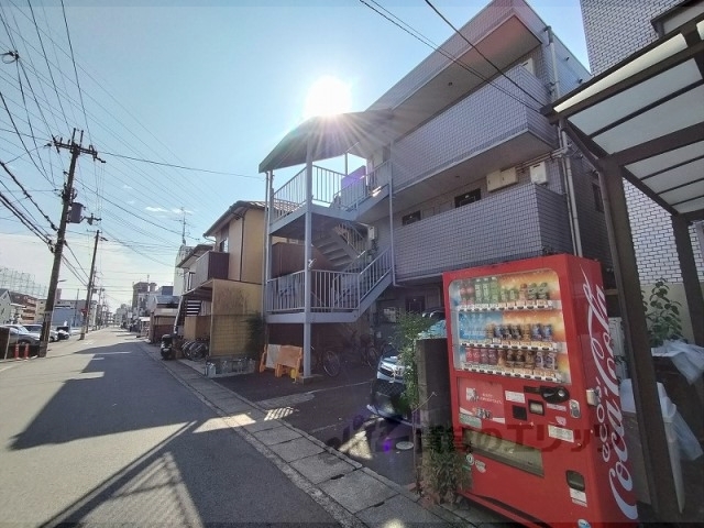 京都市西京区桂朝日町のマンションの建物外観