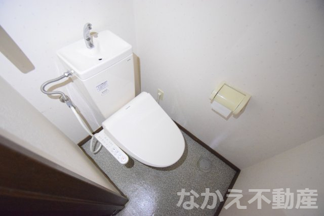 【阿南市富岡町のアパートのトイレ】