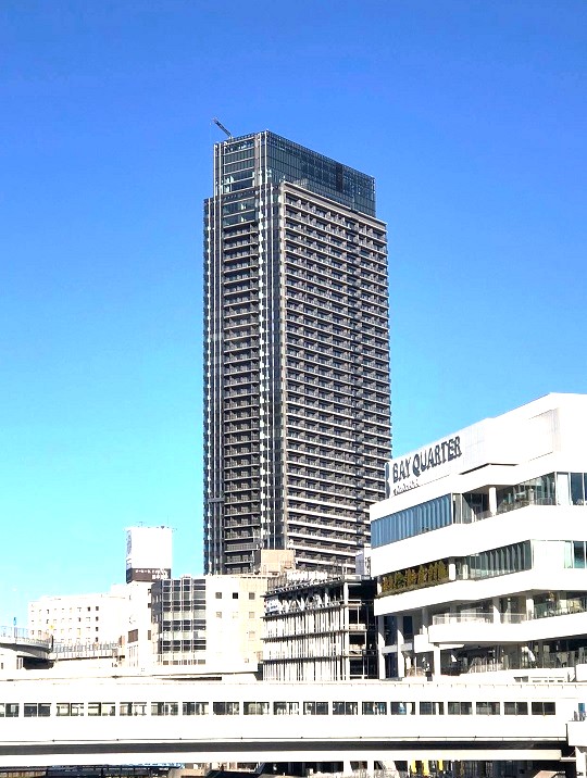 THE　YOKOHAMA　FRONT　TOWERの建物外観