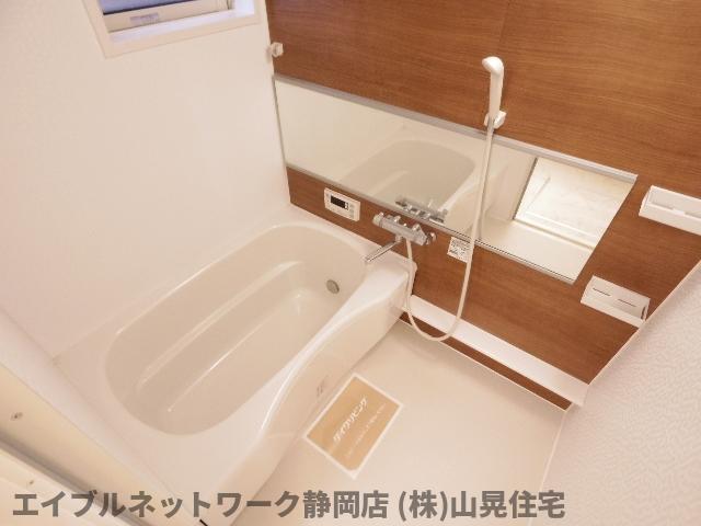 バス・シャワールーム　お風呂です