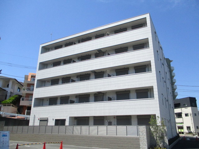 川崎市多摩区西生田のマンションの建物外観