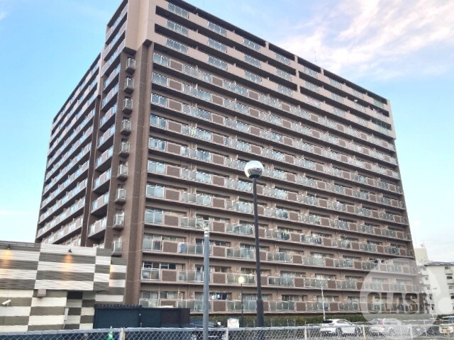 和泉市伏屋町のマンションの建物外観