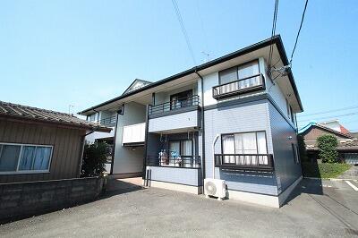 熊本市南区十禅寺のアパートの建物外観