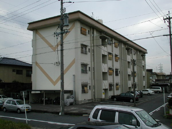 六軒屋農住団地東丘コーポの建物外観