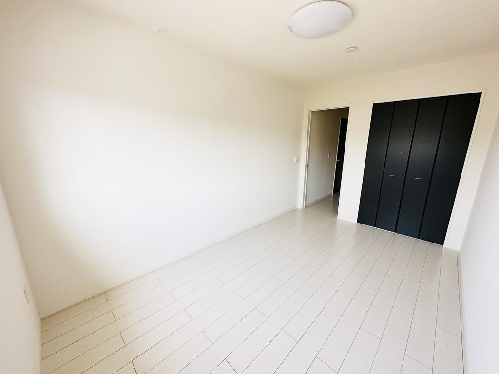 その他部屋・スペース　北側洋室　※画像と反転タイプのお部屋です