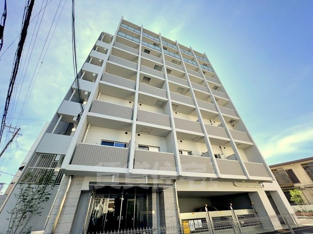 吹田市片山町のマンションの建物外観