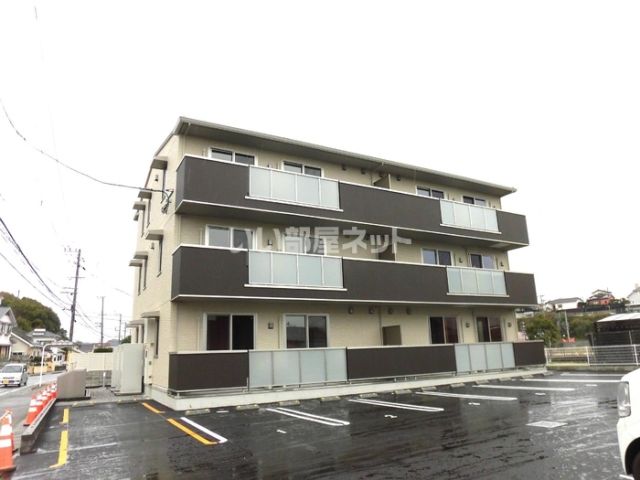 【四つ葉北町の建物外観】