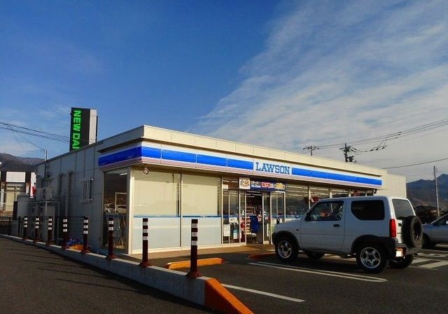 【甲州市塩山下塩後のアパートのコンビニ】